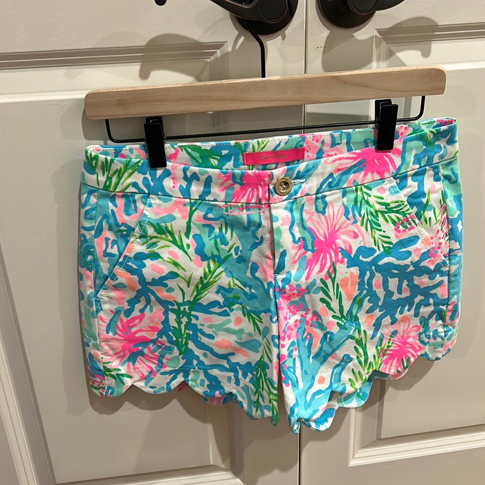 Lilly Pulitzer shorts size 2. Never worn new with tags